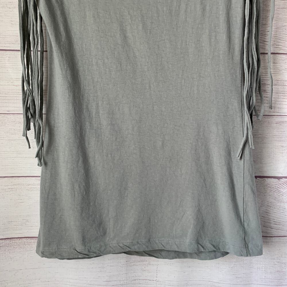 Hybrid Boho Gray Graphic T Shirt Colorful Glitter Feather Fringe Sleeves Size L - Picture 7 of 16